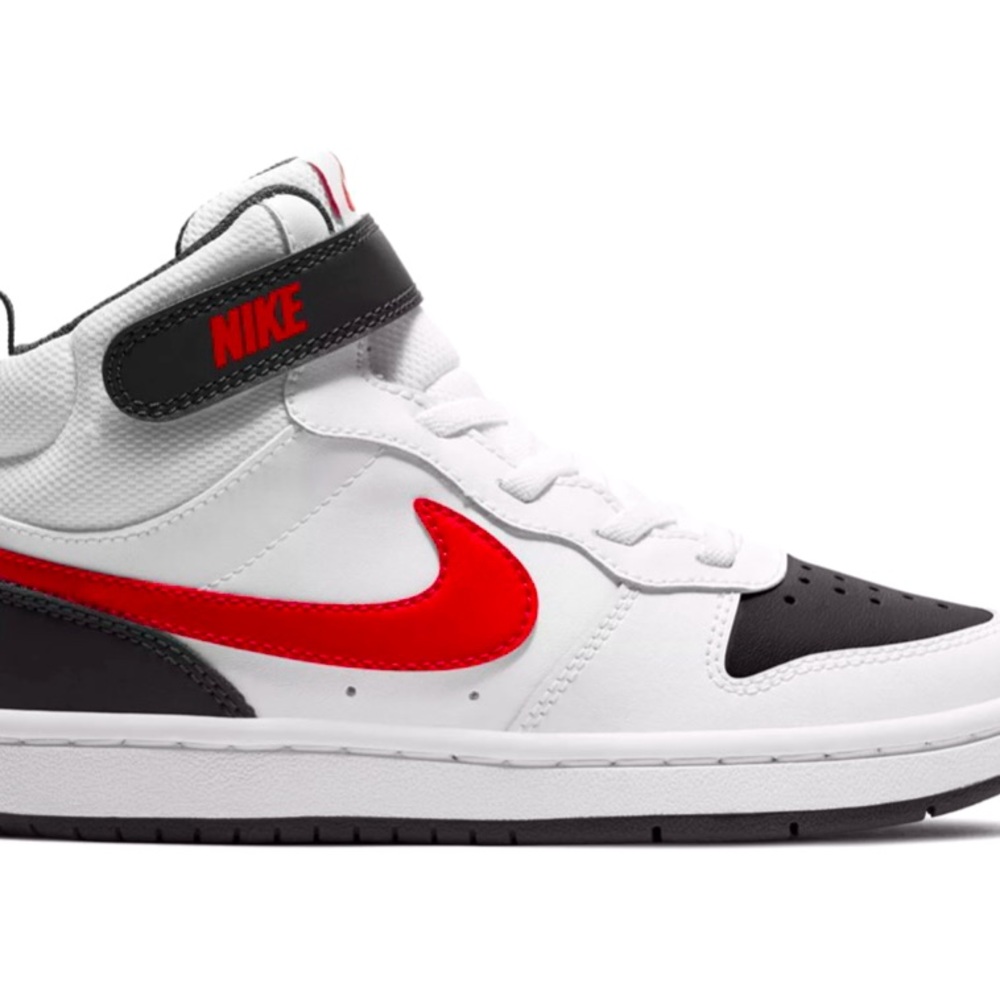 e Nike Kids' Grade School Court Borough Mid Shoes. Used condition.